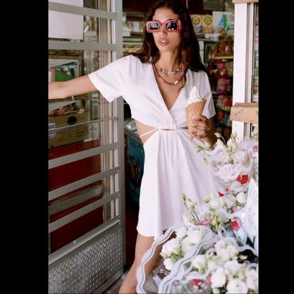 SOLD ** Zara white dress - Picture 3 of 5